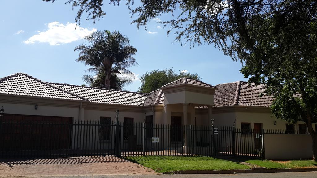 Eagle Rock Executive Guest House Kempton Park Luaran gambar