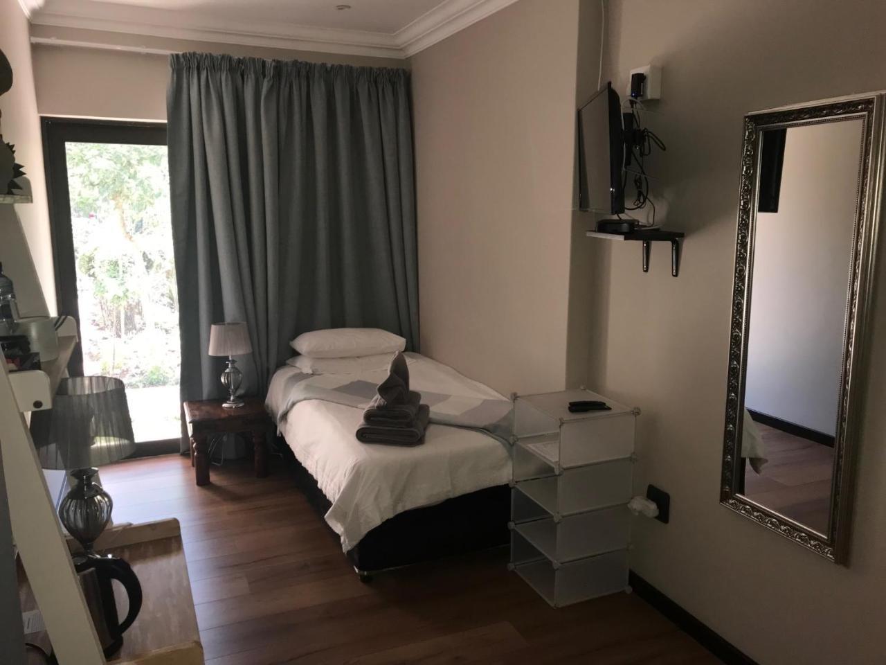 Eagle Rock Executive Guest House Kempton Park Luaran gambar